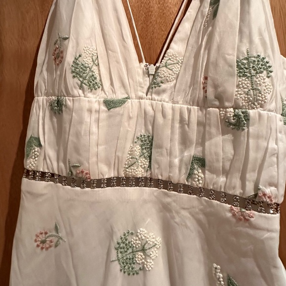 markarian v-neck embroidered dress. Excellent condition! Size 4 - Picture 4 of 5